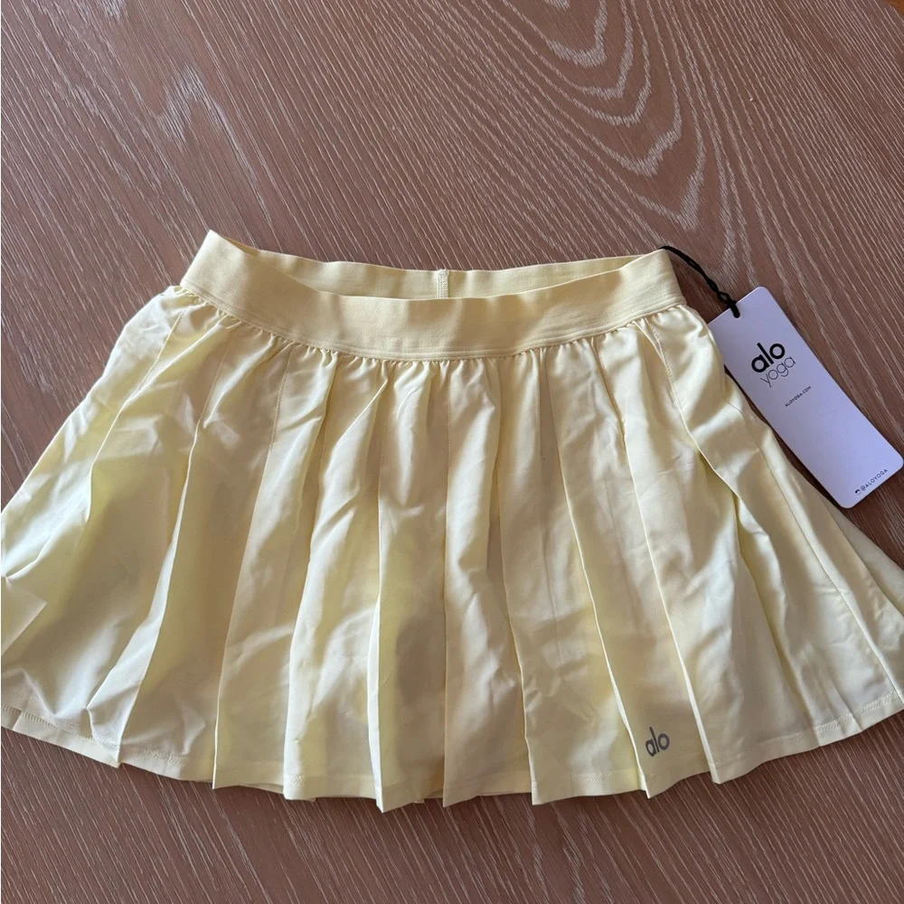 ALO Yoga Varsity Tennis Skirt in Butter Yellow - NWT